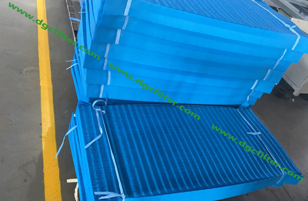 Pleated Filter Media 80%Cellulose&20%Polyester with Flame Retardant Properties, Blue Color