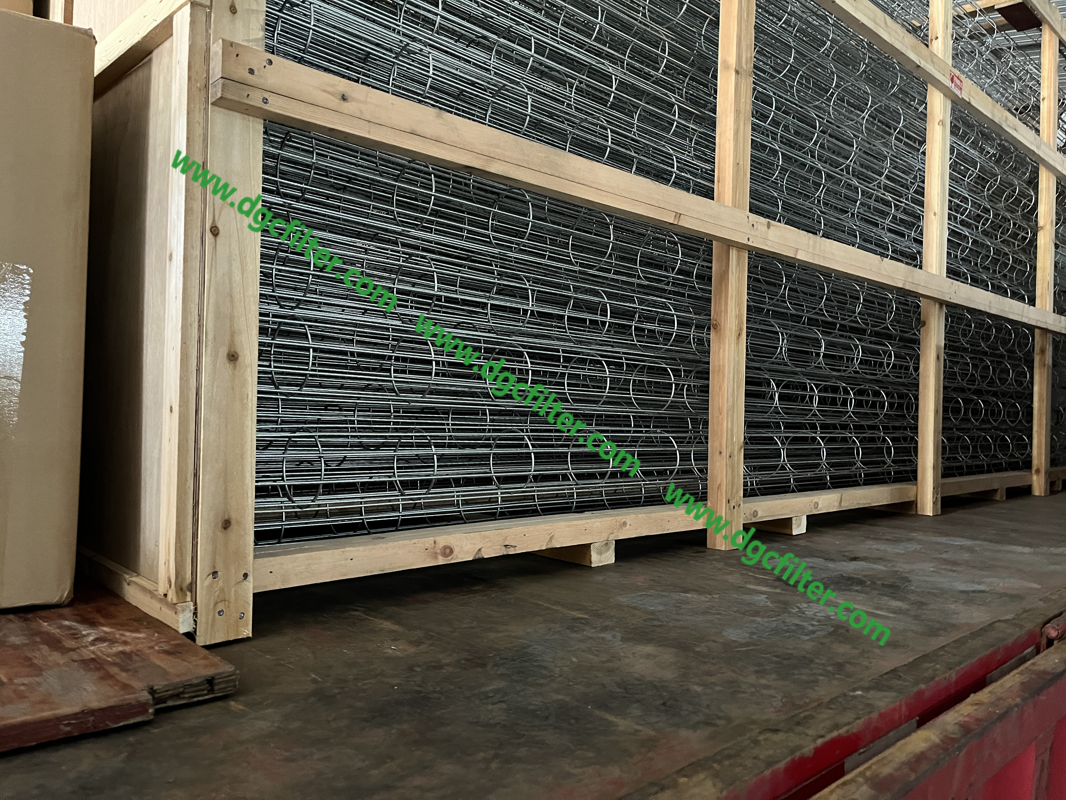 dust collector, baghouse filter cages loading (4)